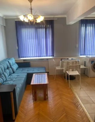 2-к. кв., 43 м², ст. м. Площадь Ленина