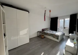 2-к. кв., 65 м², ст. м. Парнас