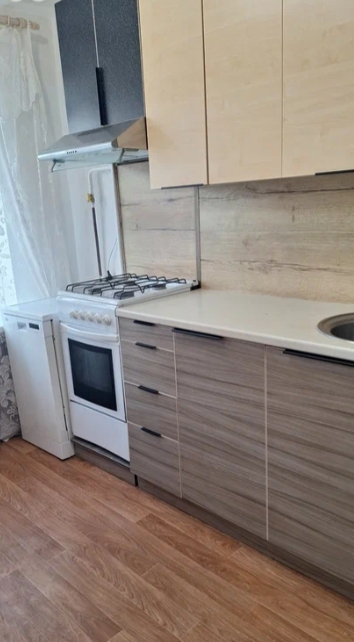 2-к. кв., 56 м², ст. м. Академическая