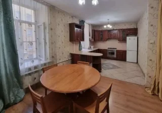 3-к. кв., 87 м², ст. м. Василеостровская