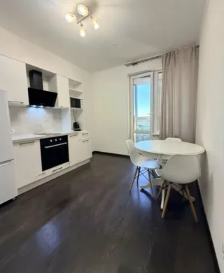 1-к. кв., 32 м², ст. м. Комендантский проспект