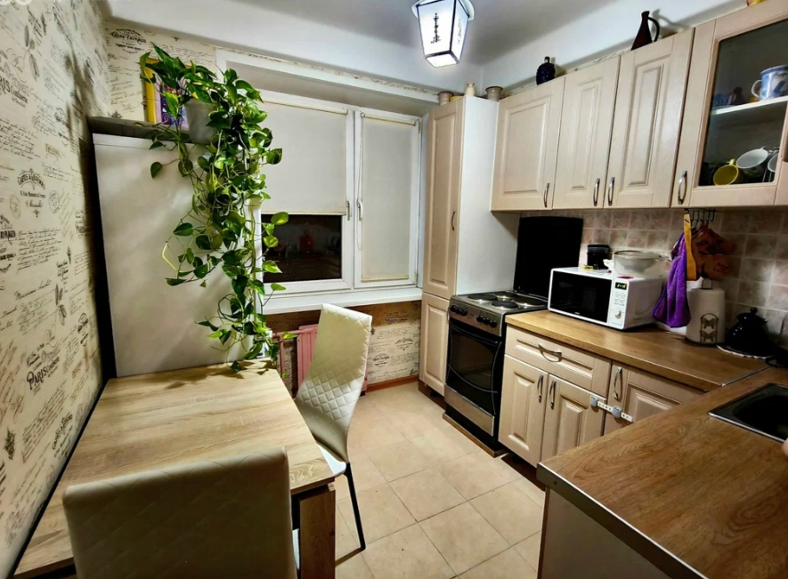 2-к. кв., 46 м², ст. м. Ладожская