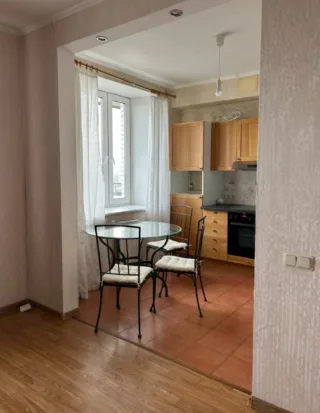 2-к. кв., 58 м², ст. м. Комендантский проспект